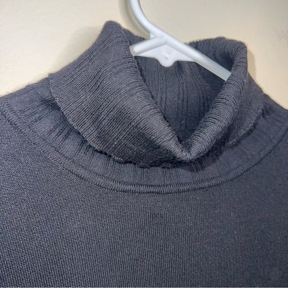 BCBGMaxAzria Women’s Black Turtleneck Shirt Size Medium - Picture 2 of 7